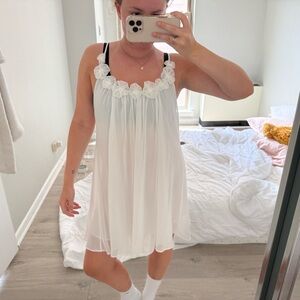 Vintage Oscar De La Renta White Flower Hem Sheath Mini Dress